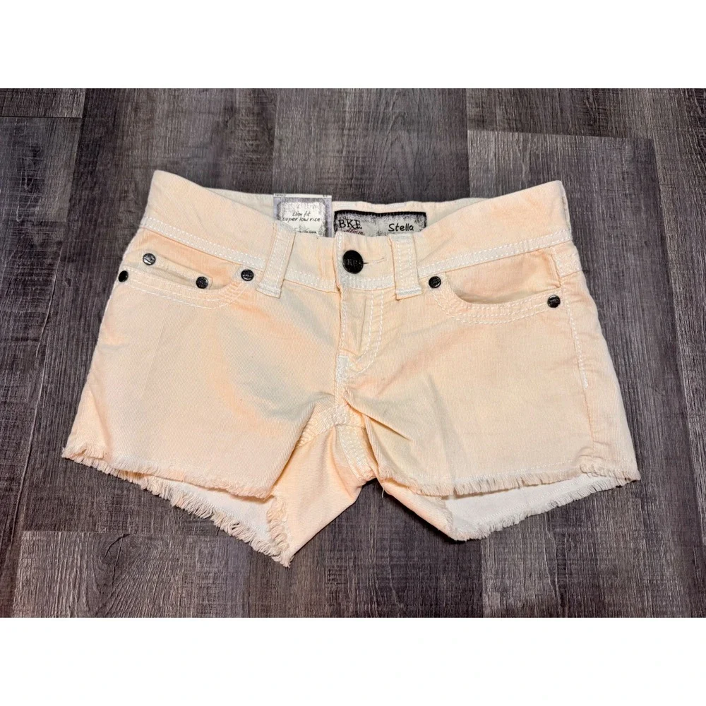 BKE Stella Corduroy Shorts Cream Super Low Rise Slim Fit NWT Size 25 - Picture 1 of 4
